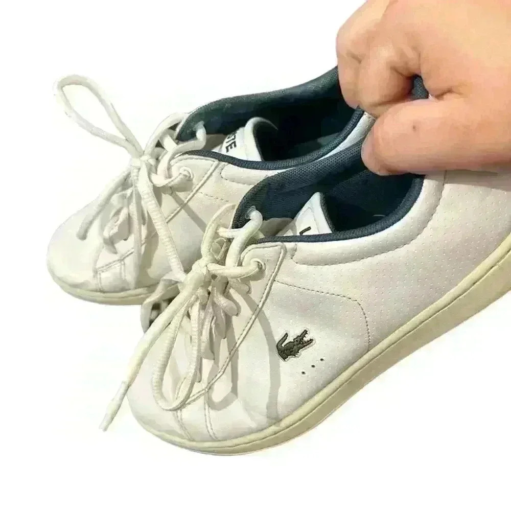 LACOSTE | Men’s Carnaby BL Leather Sneakers | Size 5.5